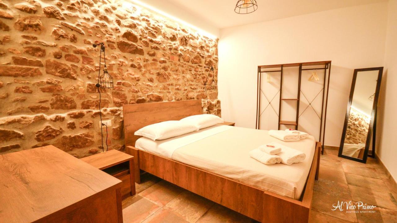Al Vico Primo - Boutique Apartment ปิเอตราเปอร์โตซา ภายนอก รูปภาพ