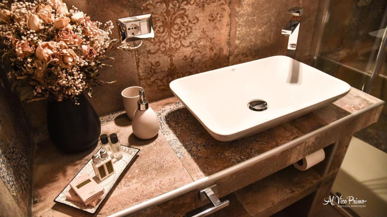 Al Vico Primo - Boutique Apartment ปิเอตราเปอร์โตซา ภายนอก รูปภาพ